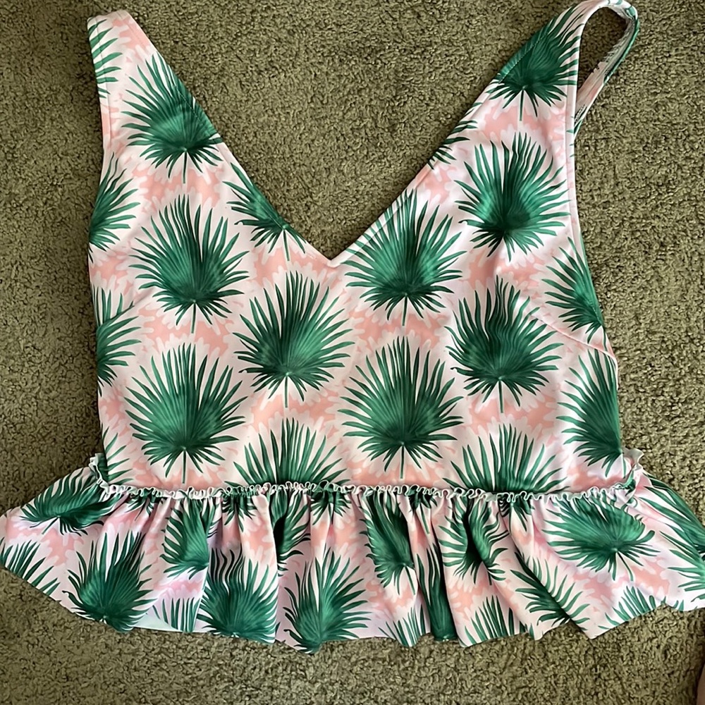 Kortni Jeane v neck swim top never worn size 2xl
